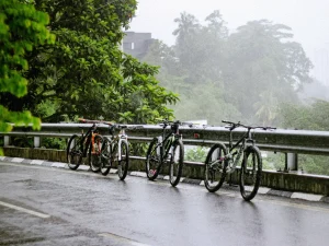 randonnée vtt sous la pluie