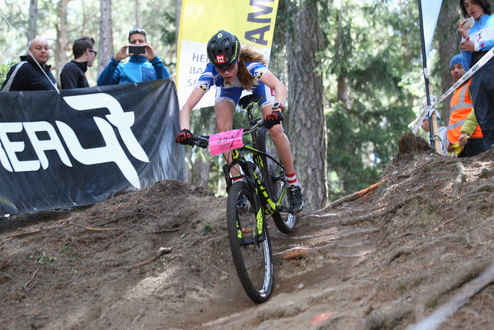 Championnats du monde vtt 2026 laura stigger et adrien